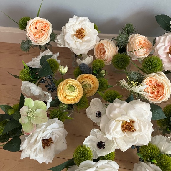 Floral Centerpieces - Picture 5 of 6